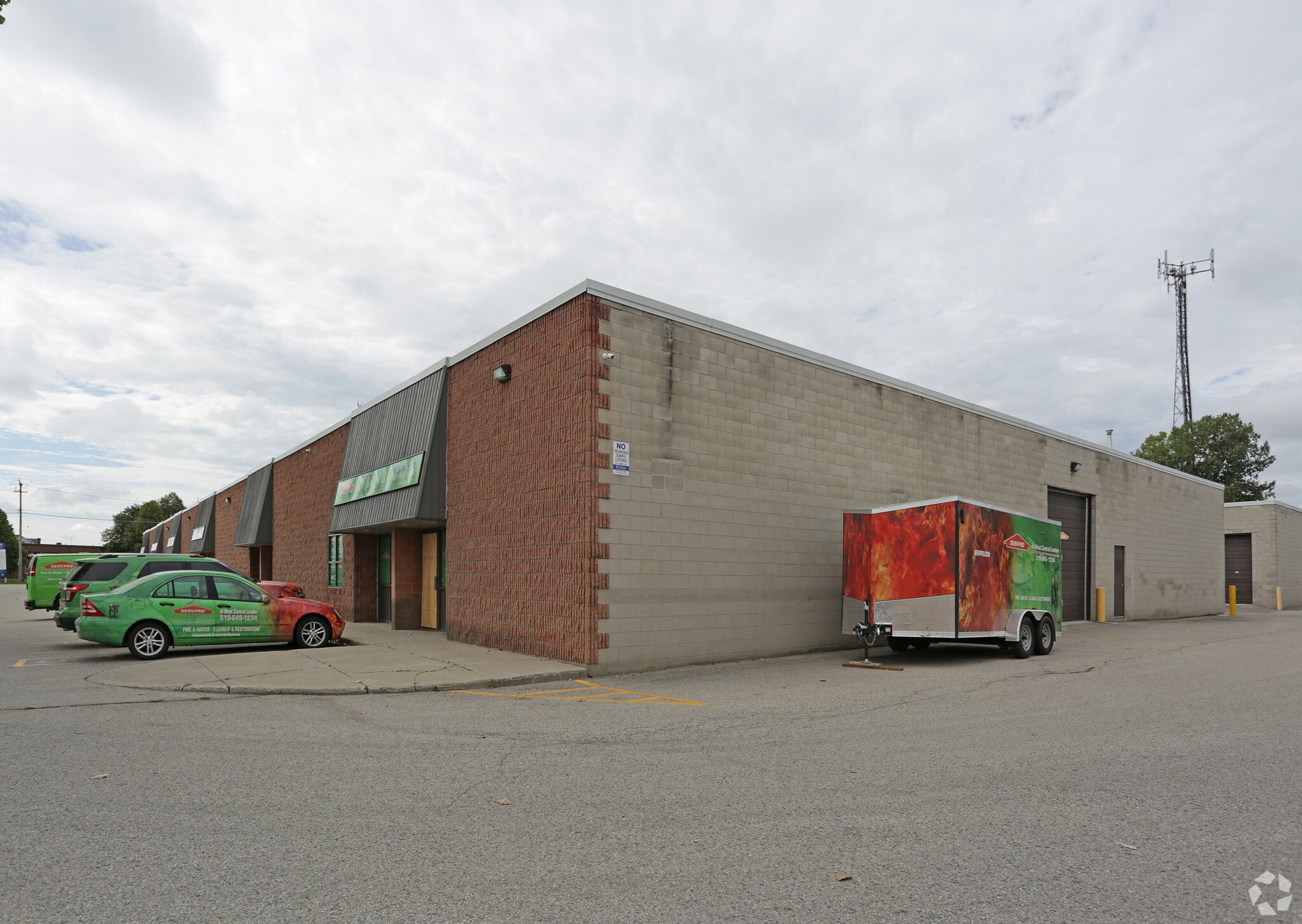 98 Bessemer Ct, London, ON for lease Primary Photo- Image 1 of 3