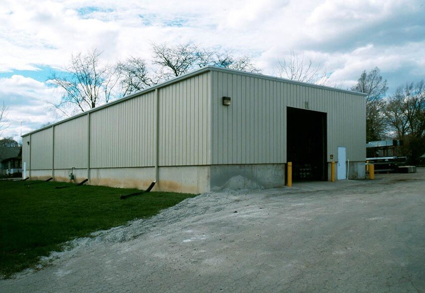 901 Ridgeway Ave, Aurora, IL for sale - Primary Photo - Image 1 of 1