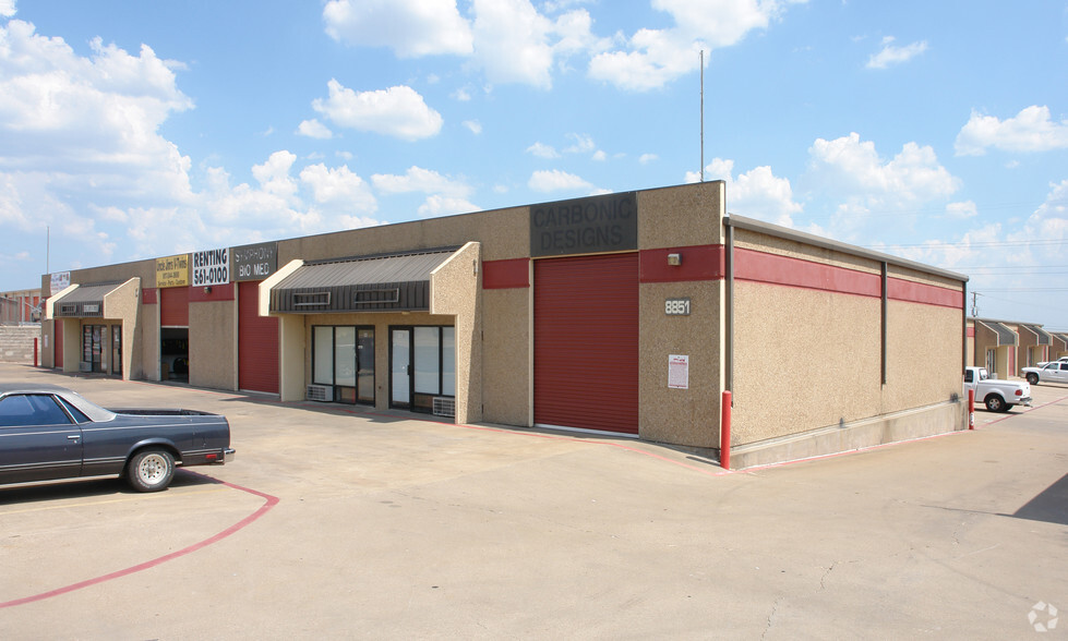 8851 West Fwy, Fort Worth, TX for lease - Building Photo - Image 3 of 11