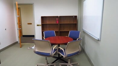 318-320 Bear Hill Rd, Waltham, MA for lease Interior Photo- Image 2 of 4