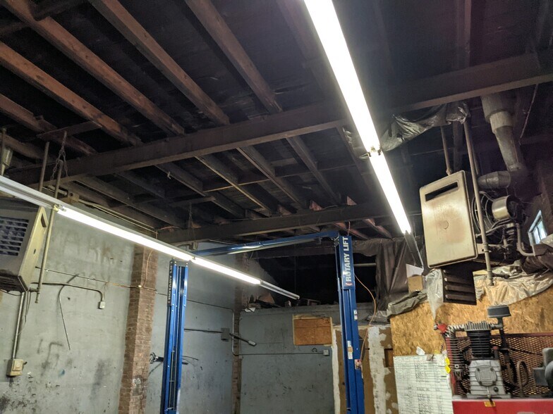 6936 76th St, Flushing, NY for sale - Interior Photo - Image 3 of 4