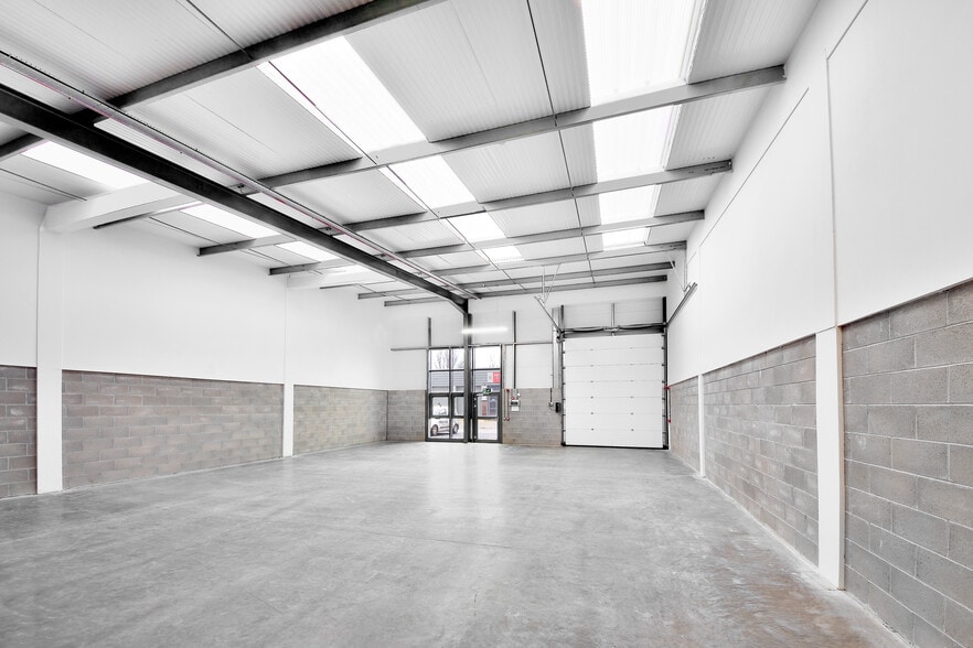 1-6 Earls Gate Park, Grangemouth for lease - Building Photo - Image 2 of 3