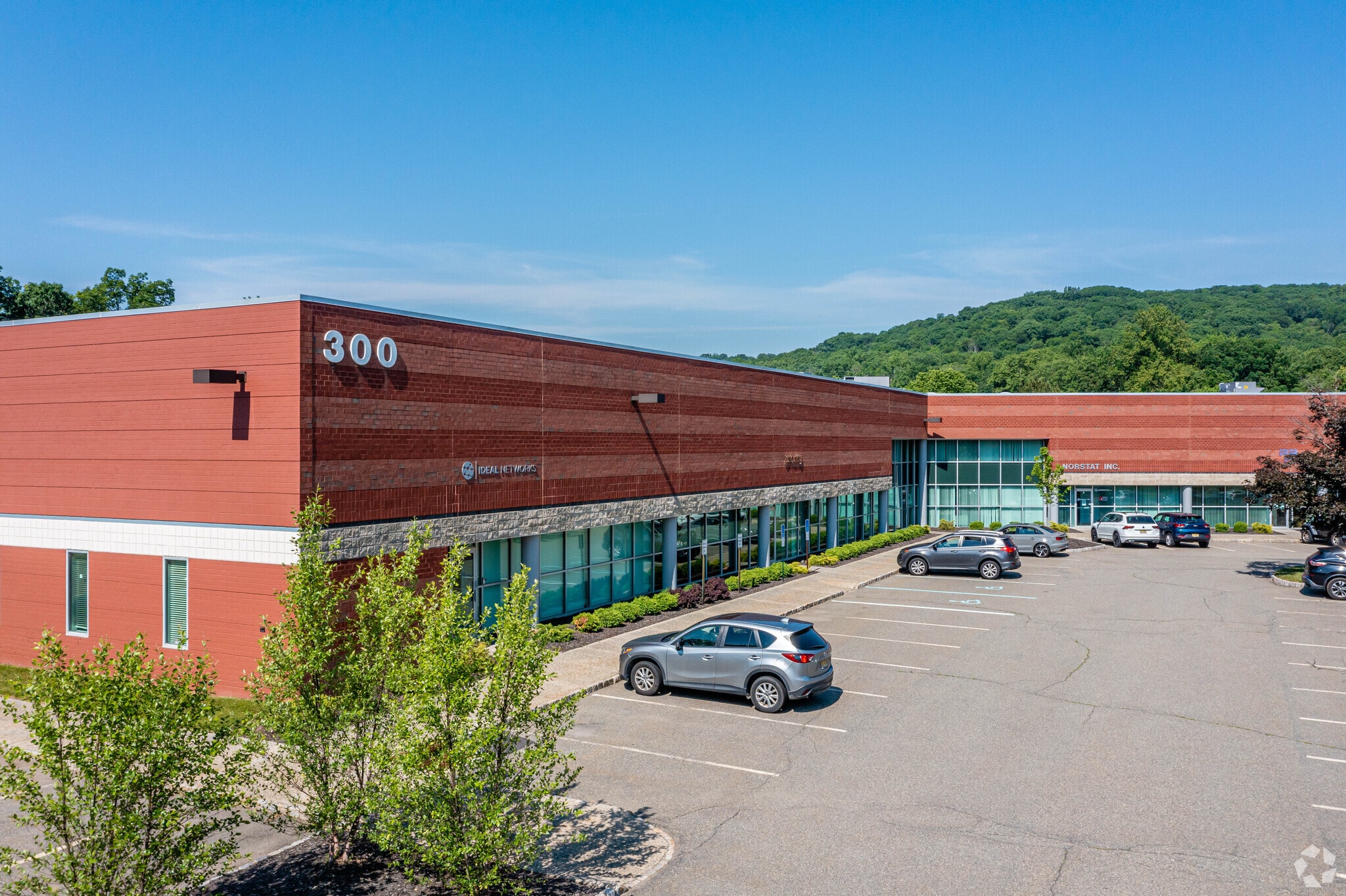 300 Roundhill Dr, Rockaway, NJ for lease Primary Photo- Image 1 of 6