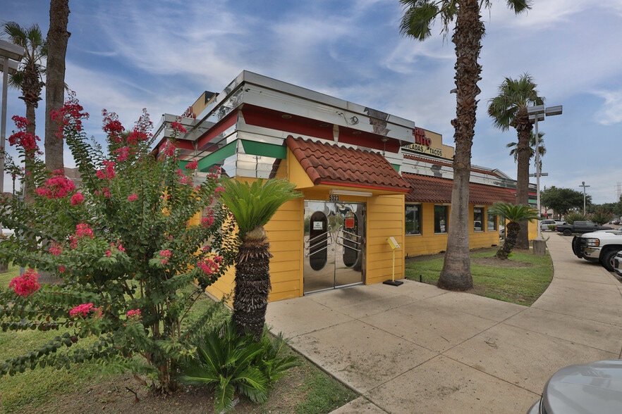 15323 Gulf Fwy, Houston, TX for sale - Building Photo - Image 1 of 1