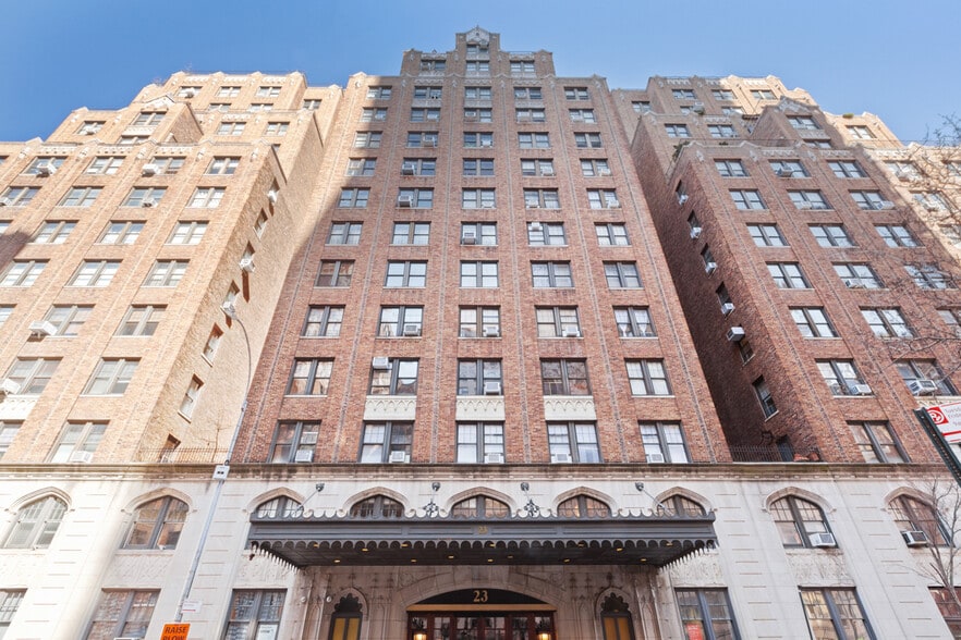23 W 73rd St, New York, NY for lease - Building Photo - Image 2 of 7