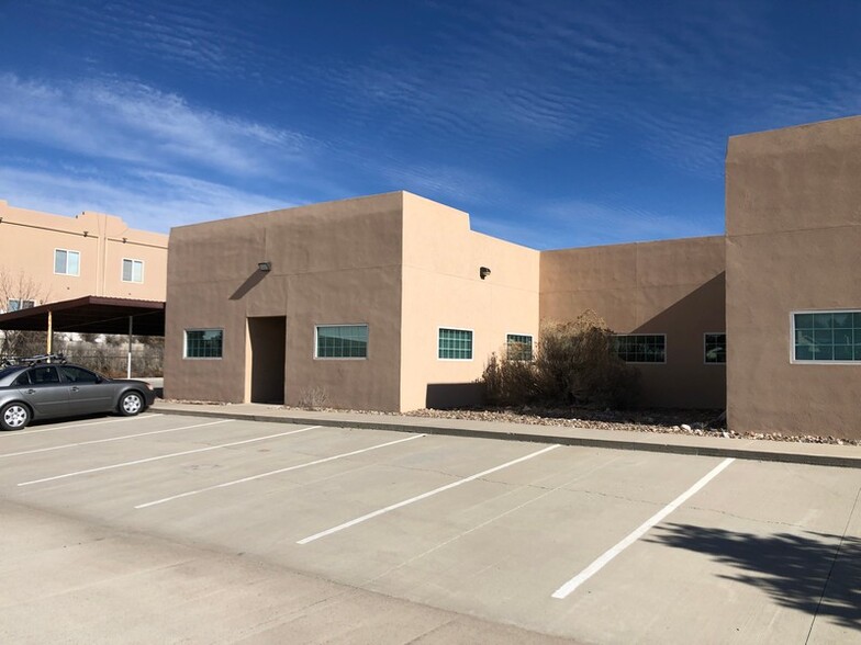 1800 E 30th St, Farmington, NM for lease - Building Photo - Image 3 of 18