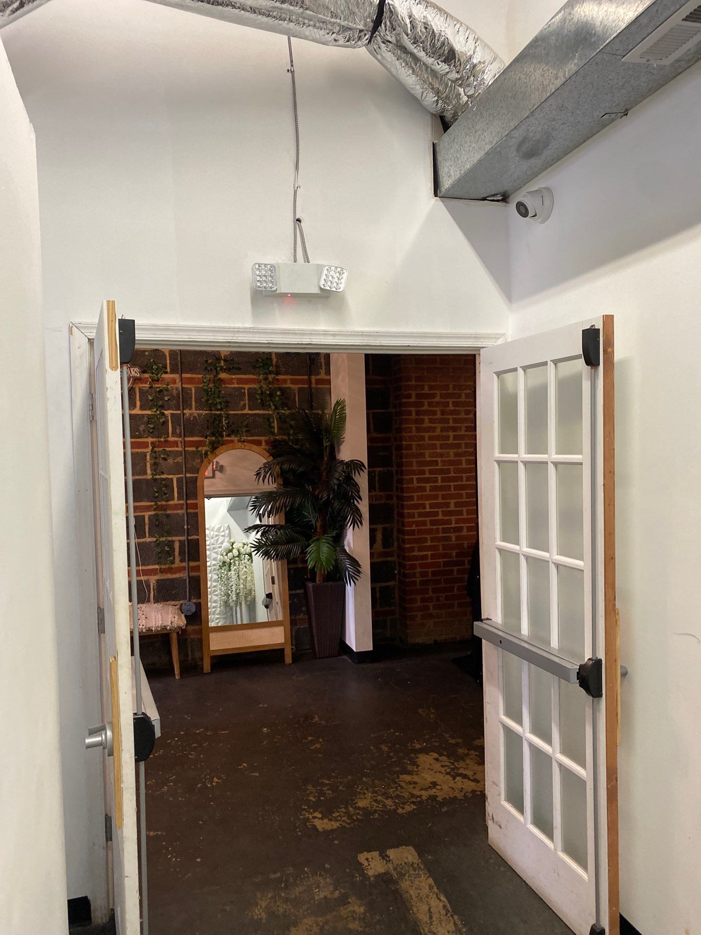 5503-5505 Reisterstown Rd, Baltimore, MD for lease Interior Photo- Image 1 of 18