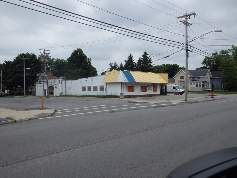 33 S Main St, Oakfield, NY 14125
