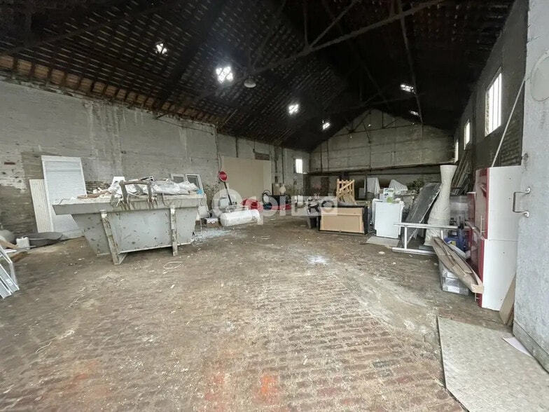 Industrial in Saint-Quentin for sale - Interior Photo - Image 2 of 3