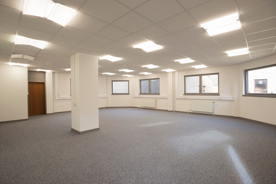 16-18 Bank St, Inverness for lease - Building Photo - Image 3 of 5