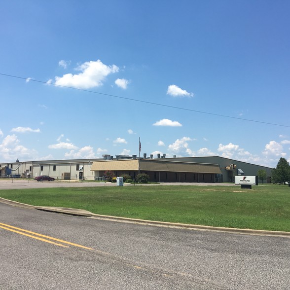 3300 Industrial Pky, Jasper, AL for sale - Building Photo - Image 1 of 1