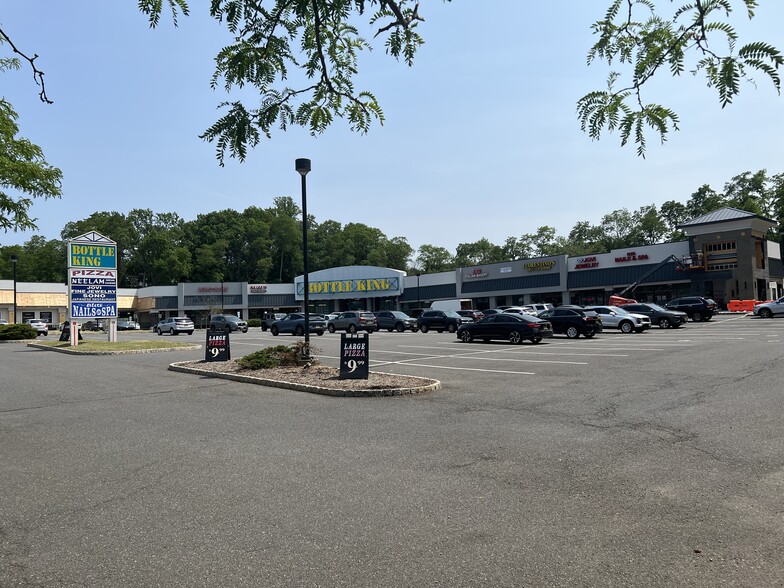 1040 Highway Route 35, Middletown, NJ for sale - Primary Photo - Image 1 of 1