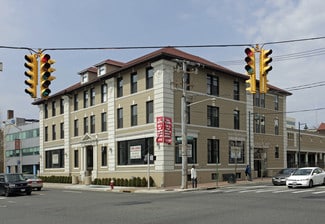 More details for 210 Old Country Rd, Mineola, NY - Office/Retail for Lease