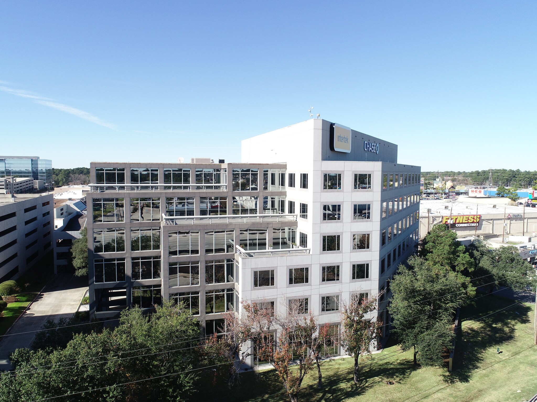 25025 N I45 Fwy, The Woodlands, TX 77380 Chase Bank Building