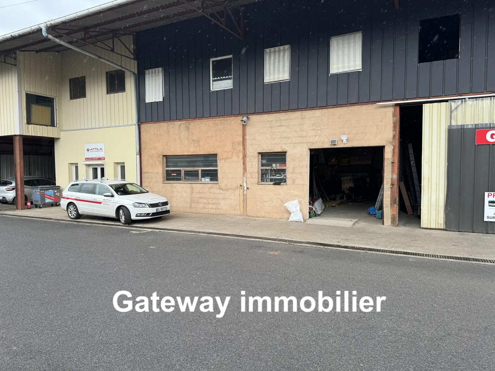 Industrial in Issoire for lease Building Photo- Image 1 of 12