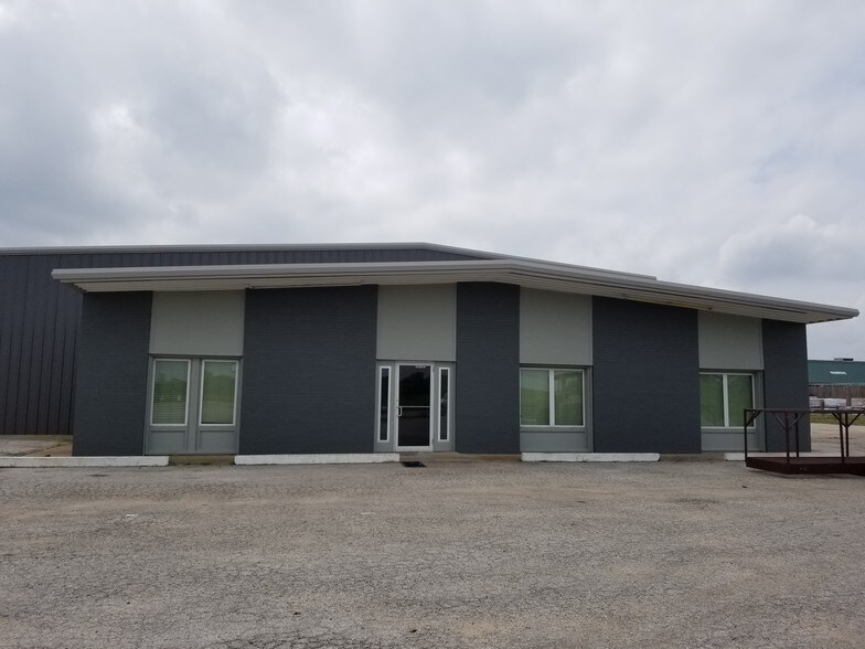 2015 W State Highway 71, La Grange, TX for sale - Primary Photo - Image 1 of 1