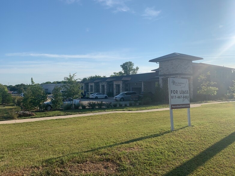 2909 Turner Warnell Rd, Arlington, TX for lease - Building Photo - Image 1 of 1