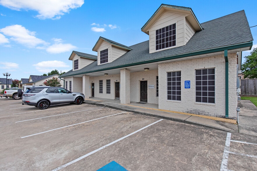 17240 Huffmeister Rd, Cypress, TX for lease - Building Photo - Image 2 of 3