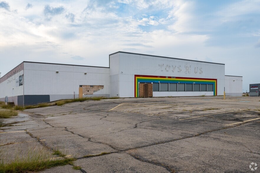 7606 West Fwy, White Settlement, TX for sale - Primary Photo - Image 1 of 1