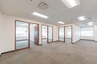 5800 Hurontario St, Mississauga, ON for lease Matterport 3D Scan- Image 1 of 10