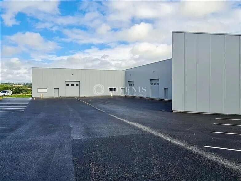 Flex in Lamballe-Armor for lease - Building Photo - Image 2 of 10