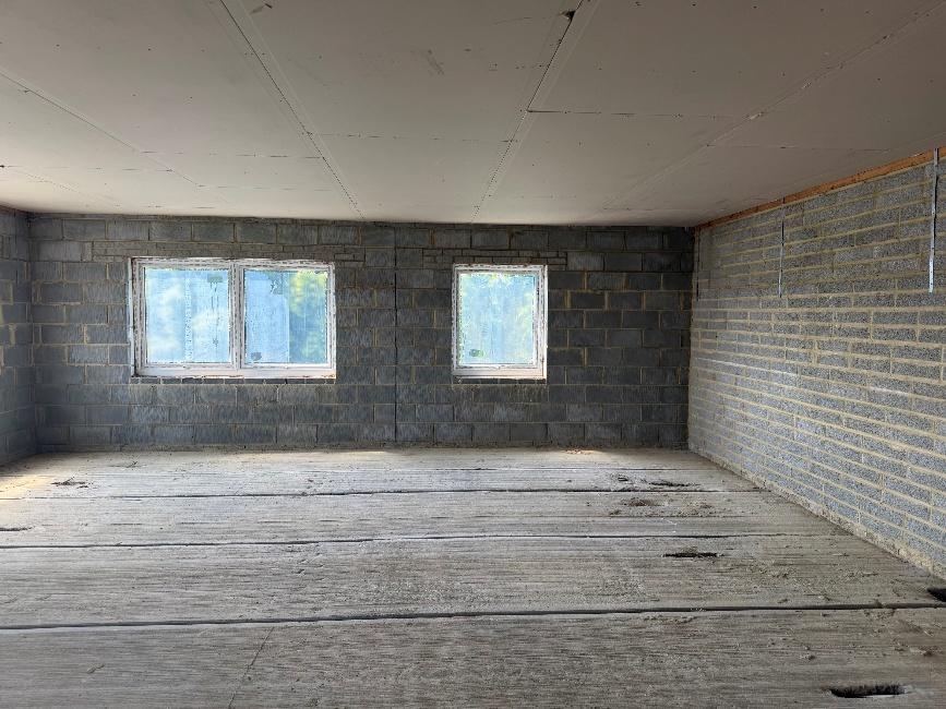Mardons Close, Radstock, BAS BA3 4NL - Unit 1-2 - - Interior Photo - Image 1 of 3
