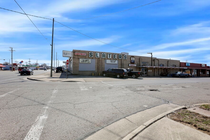 1133-1141 N Memorial Drive portfolio of 2 properties for sale on LoopNet.com - Building Photo - Image 3 of 36