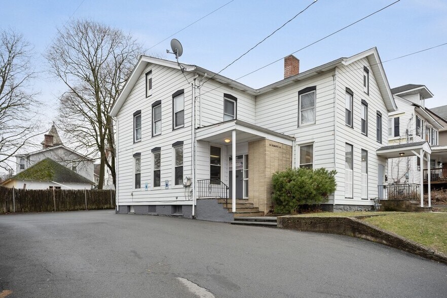 14 Roberts St, Middletown, NY for sale - Building Photo - Image 1 of 1