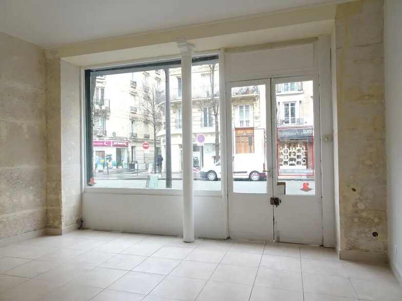 Retail in Paris for lease - Building Photo - Image 3 of 9