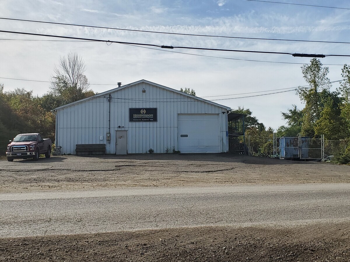 3110 Columbus Rd NE, Canton, OH 44705