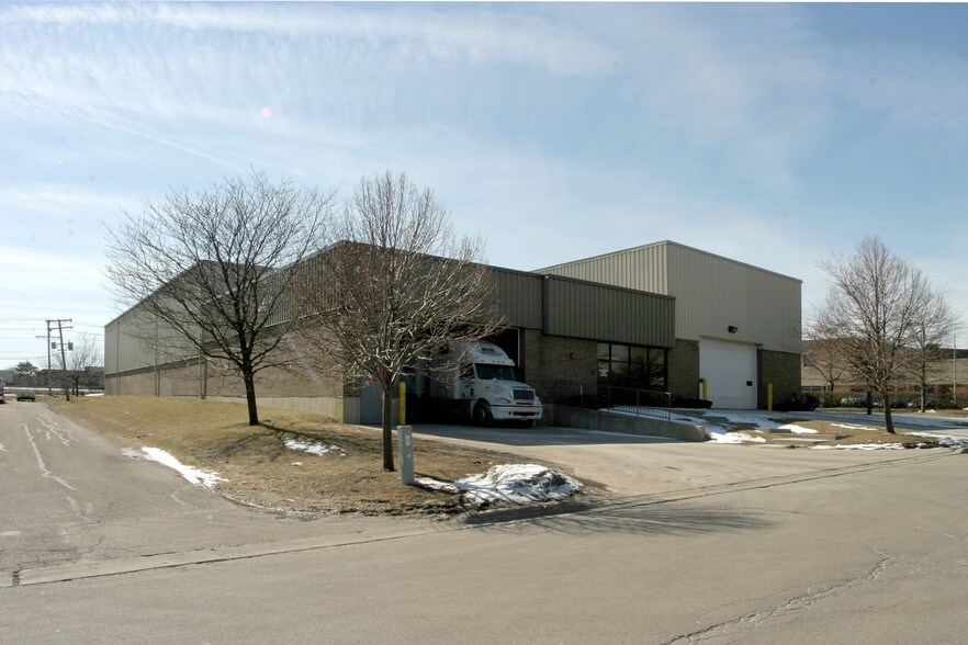 3121 Tollview Dr, Rolling Meadows, IL for sale - Primary Photo - Image 1 of 1