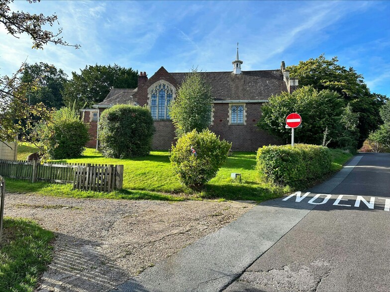 162 Bridge Rd, Sarisbury Green for sale - Building Photo - Image 3 of 7