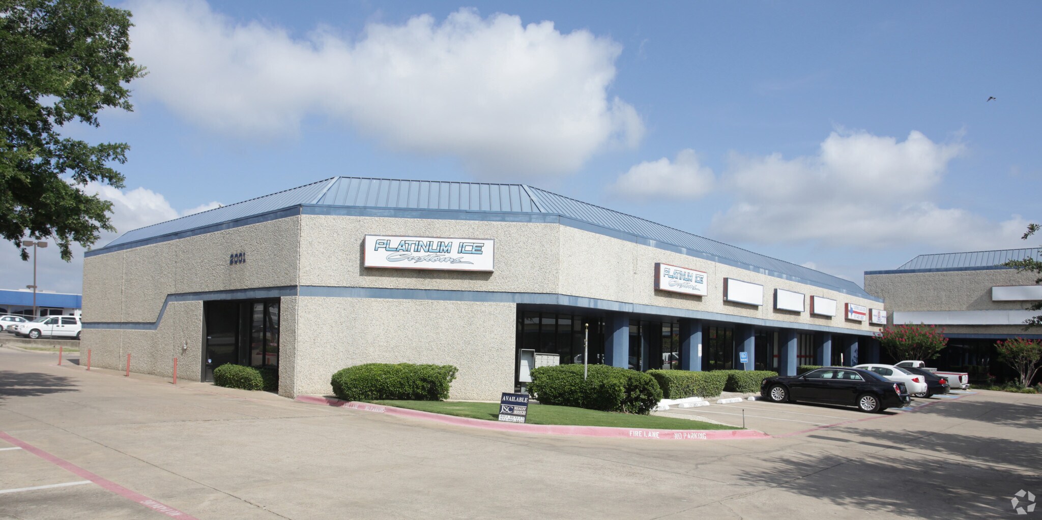 2001 E Division St, Arlington, TX for lease Primary Photo- Image 1 of 6