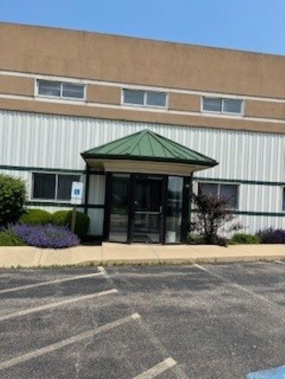 172 Kirkland Cir, Oswego, IL for sale - Building Photo - Image 2 of 34