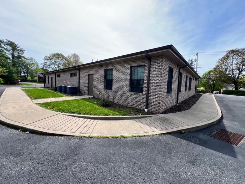 86 Coraopolis Rd, Coraopolis, PA for lease - Building Photo - Image 3 of 17