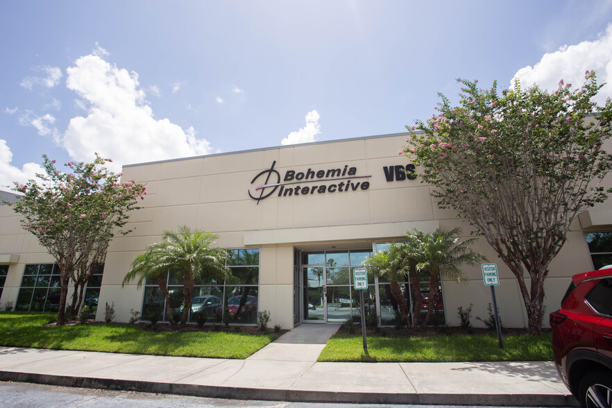 3050 Technology Pky, Orlando, FL for lease - Building Photo - Image 1 of 6