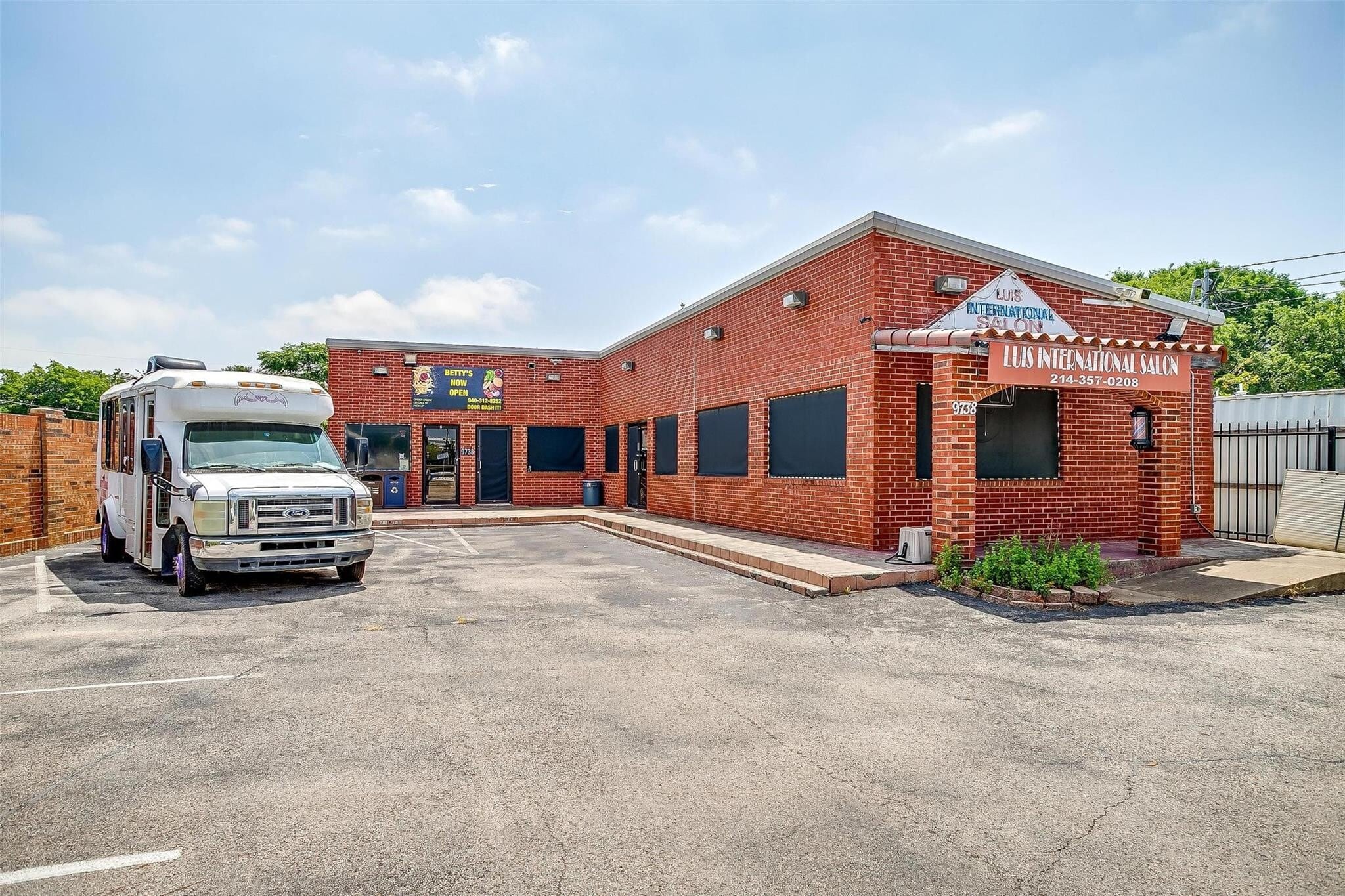 9738 Brockbank Dr, Dallas, TX for sale Building Photo- Image 1 of 8