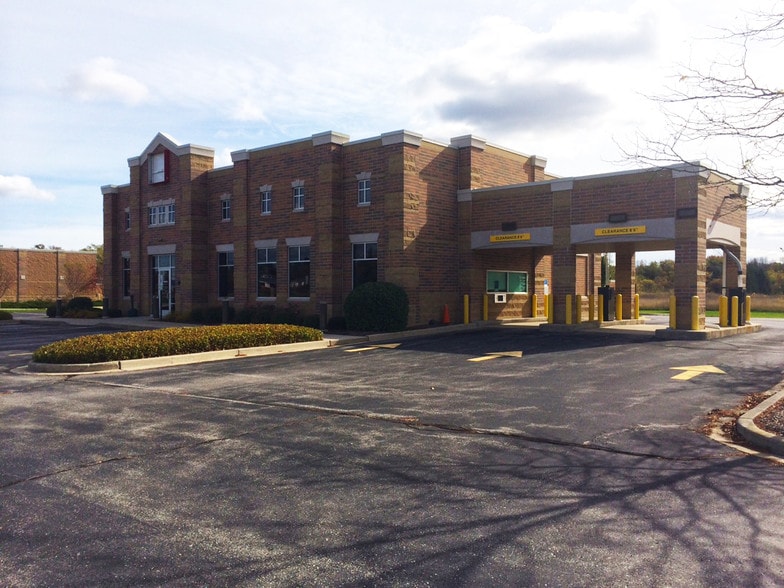 7955 State Road 60, Cedarburg, WI for sale - Building Photo - Image 3 of 5