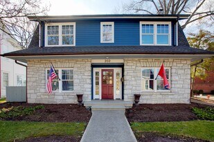 202 5th Ave S, Franklin TN - Pub