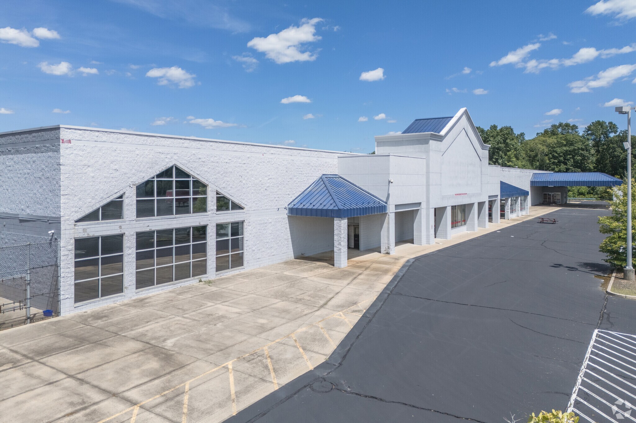 2010 Diamond Hill Rd, Woonsocket, RI for sale Primary Photo- Image 1 of 1