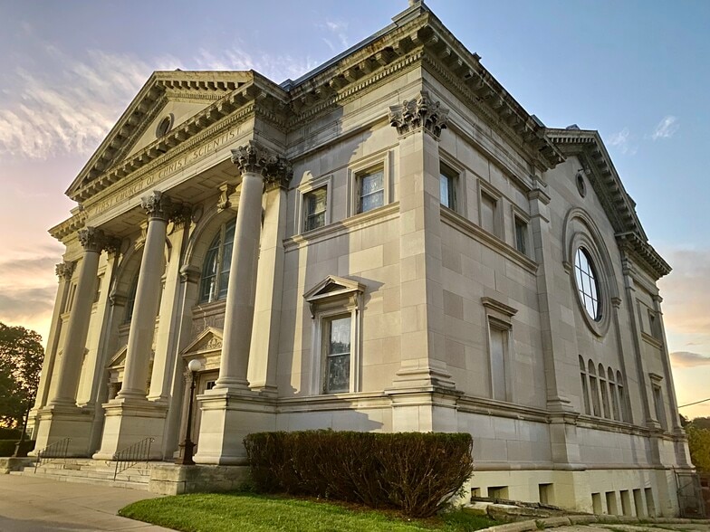 1201 Felix St, Saint Joseph, MO for sale - Building Photo - Image 2 of 10