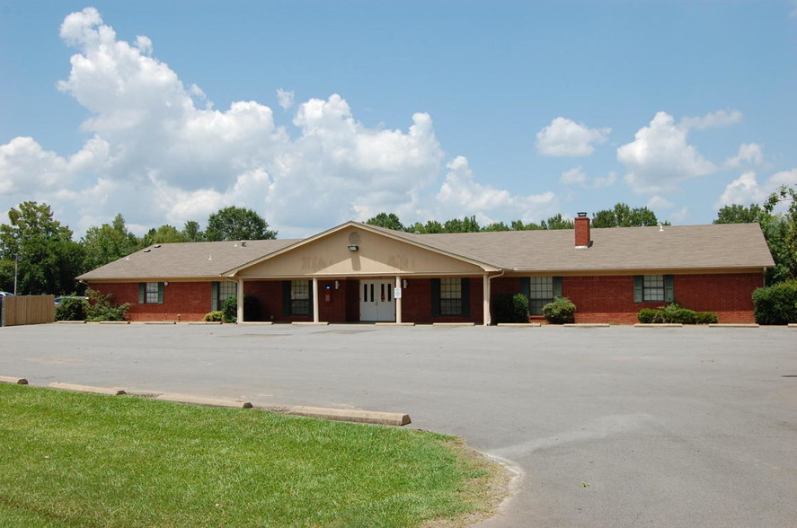 1710 W C Pl, Russellville, AR for sale - Building Photo - Image 1 of 1