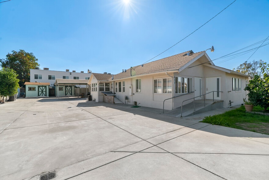 431 W J St, Oakdale, CA for sale - Building Photo - Image 1 of 42