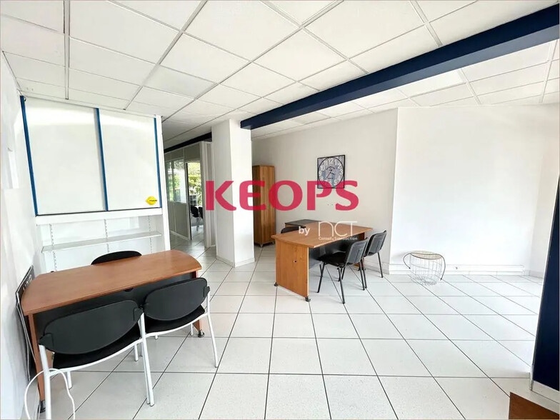 Retail in Balma for lease - Interior Photo - Image 2 of 9