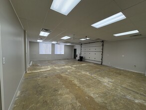 960 Rand Rd, Des Plaines, IL for lease Interior Photo- Image 2 of 6