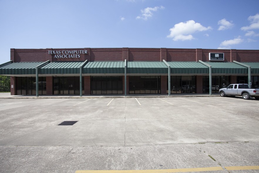 3865 W Lucas Dr, Beaumont, TX 77706