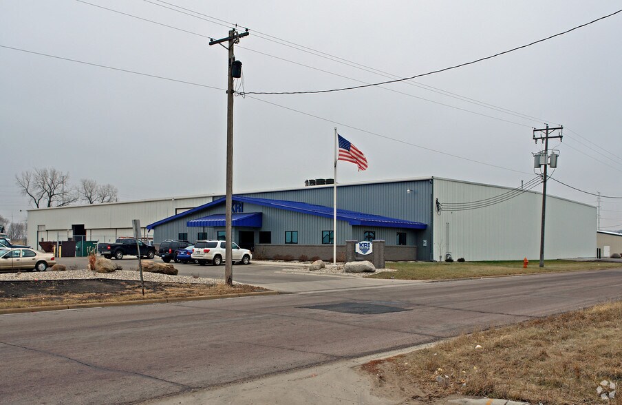 313-325 Lundin Blvd, Mankato, MN for sale - Primary Photo - Image 1 of 1