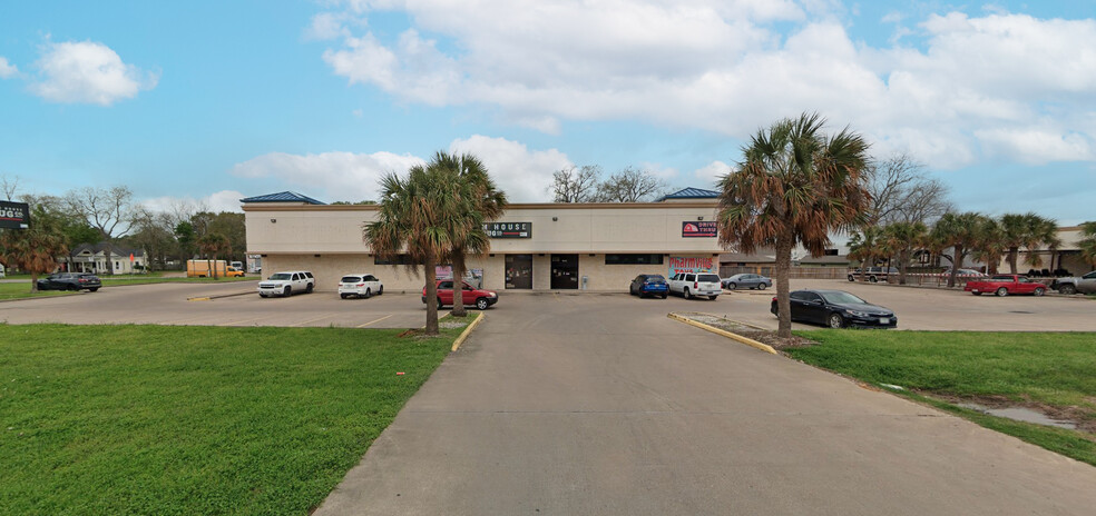 13500 Highway 36, Needville, TX for lease - Primary Photo - Image 1 of 4