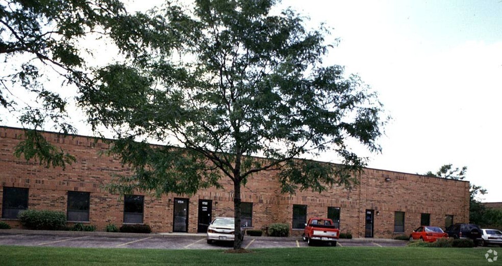 1720-1730 Wright Blvd, Schaumburg, IL for lease - Building Photo - Image 2 of 3