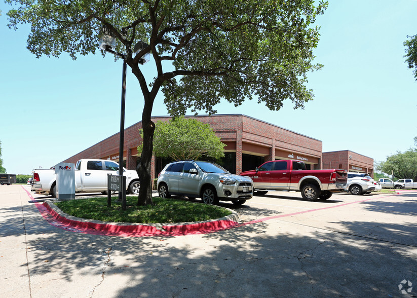 4100-4108 Amon Carter Blvd, Fort Worth, TX for lease - Primary Photo - Image 1 of 9